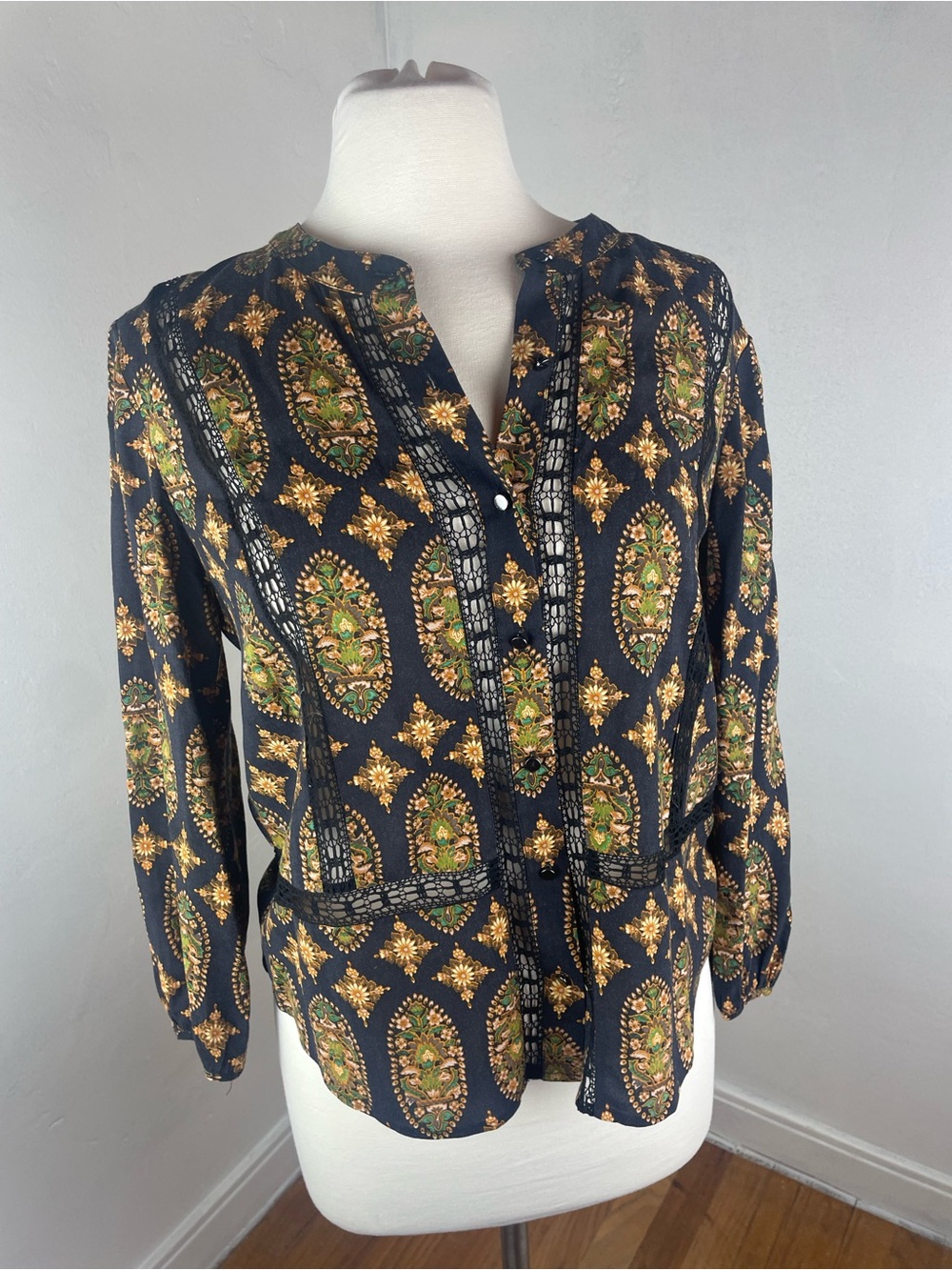 Ella Moss Black Button-Front Blouse with Green & Gold Print
